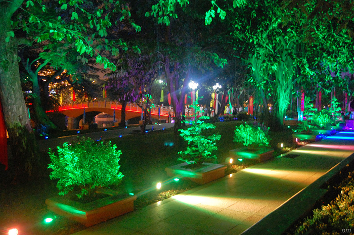 Đèn led sân vườn: Sản phẩm chiếu sáng giúp bạn gần gũi với thiên nhiên