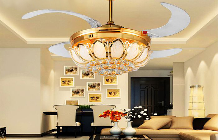 Quạt trần đèn chùm trang trí phòng khách - sự kết hợp tạo nên không gian ấn tượng