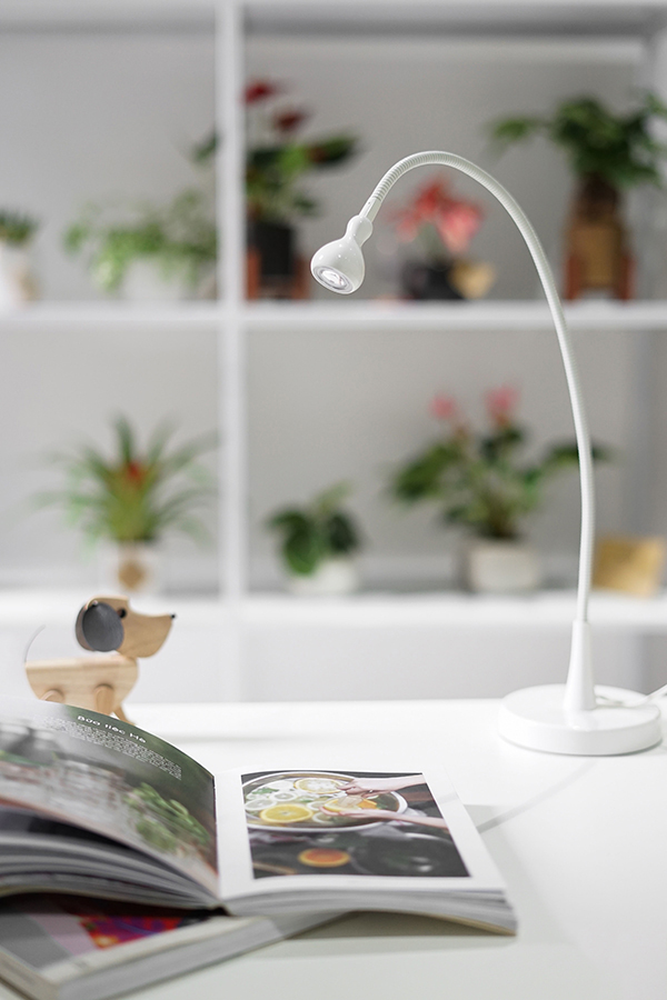Hướng dẫn chọn đèn bàn làm việc chuẩn nhất