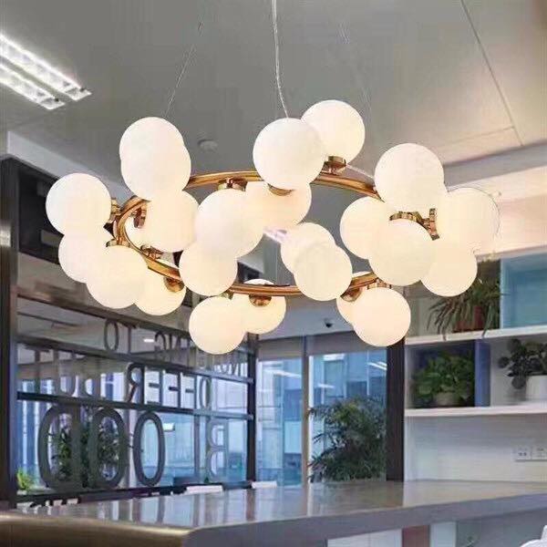 Đèn chùm Moonlight hiện đại - Sự lựa chọn hoàn hảo cho không gian nội thật của bạn Đèn chùm Moonligh