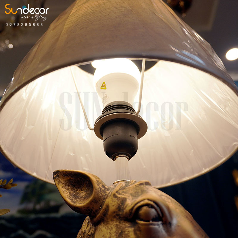 đèn bàn led trang trí phòng ngủ