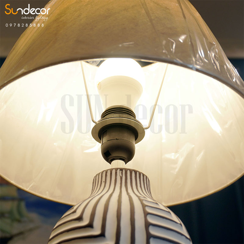 đèn để bàn cao cấp
