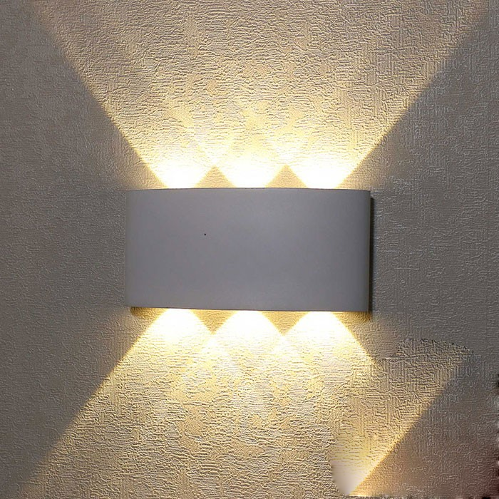 Đèn ốp tường ngoài trời bằng led