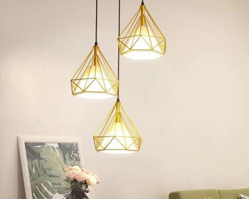 Đèn thả trần phòng khách cho không gian chật hẹp
