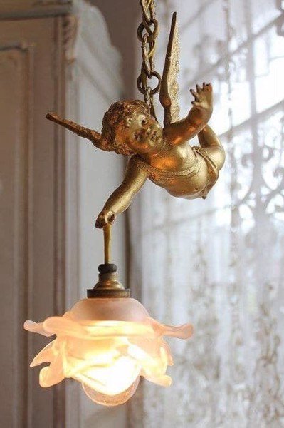 Lạc vào xứ sở thần tiên ngập tràn ánh đèn với BST đèn thiên thần độc đáo