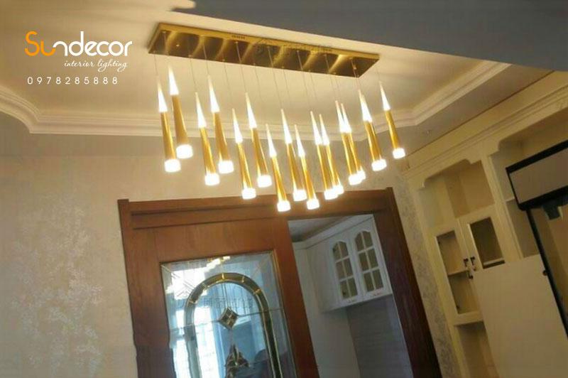 Đèn mâm ốp trần phòng khách hiện đại