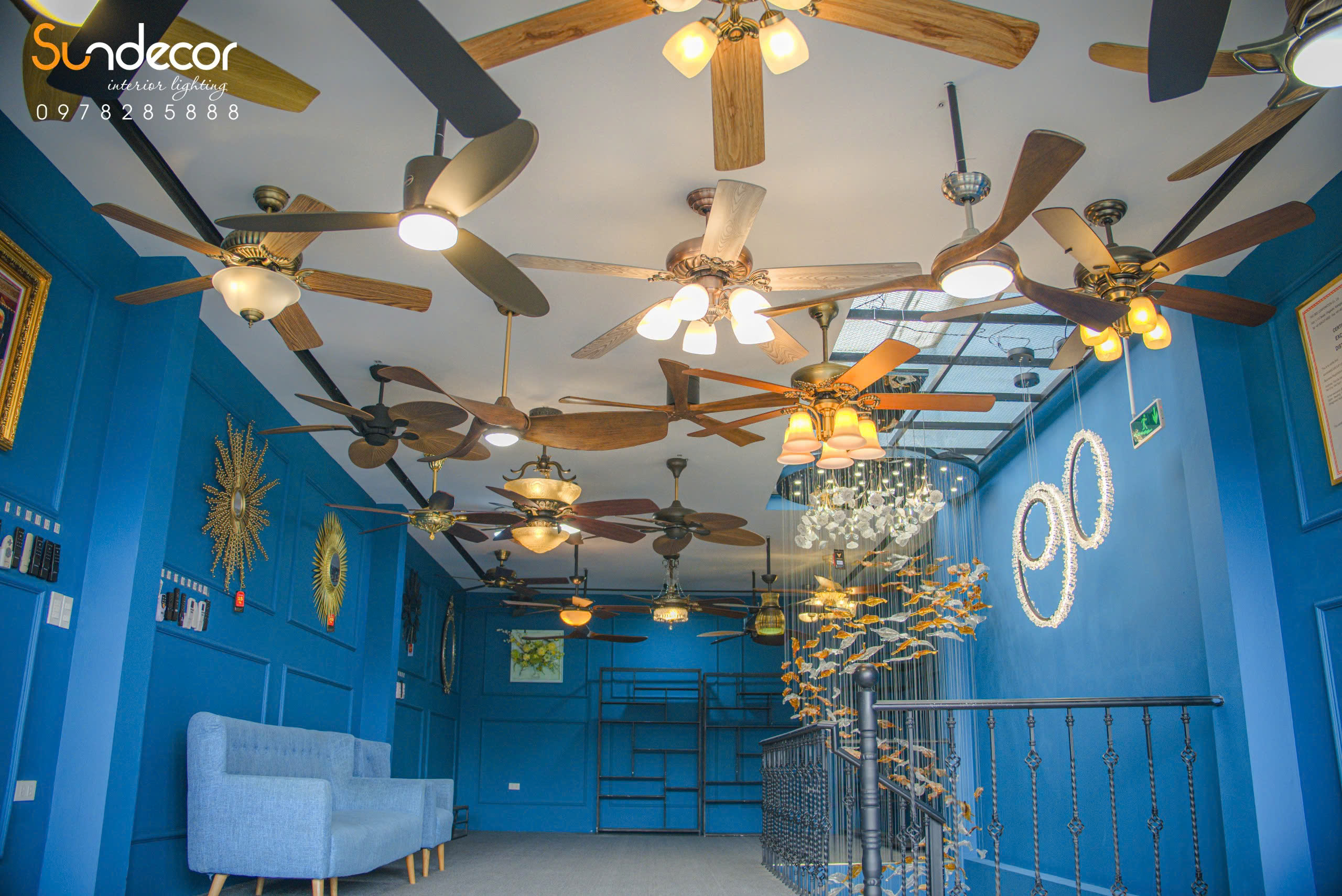 Sundecor địa chỉ cung cấp quạt trần đèn chùm phòng khách Hà Nội